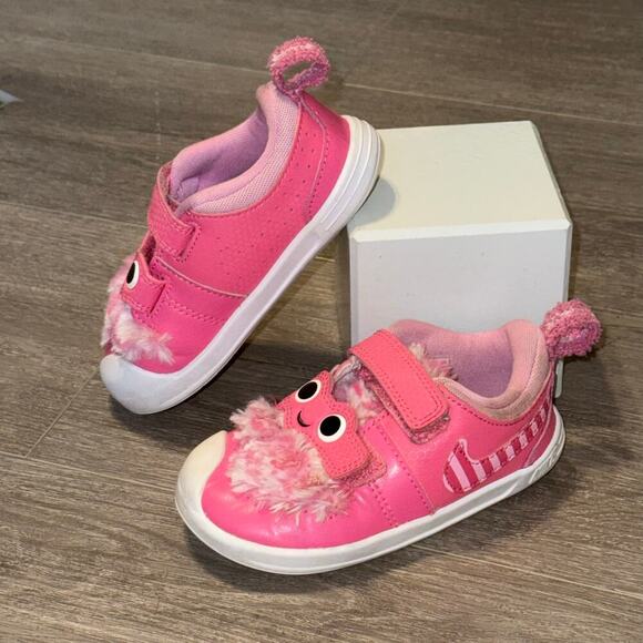 Nike Toddler Pink Furry hook and loop Sneakers Size 7C Made For Play Shoes - Picture 2 of 10